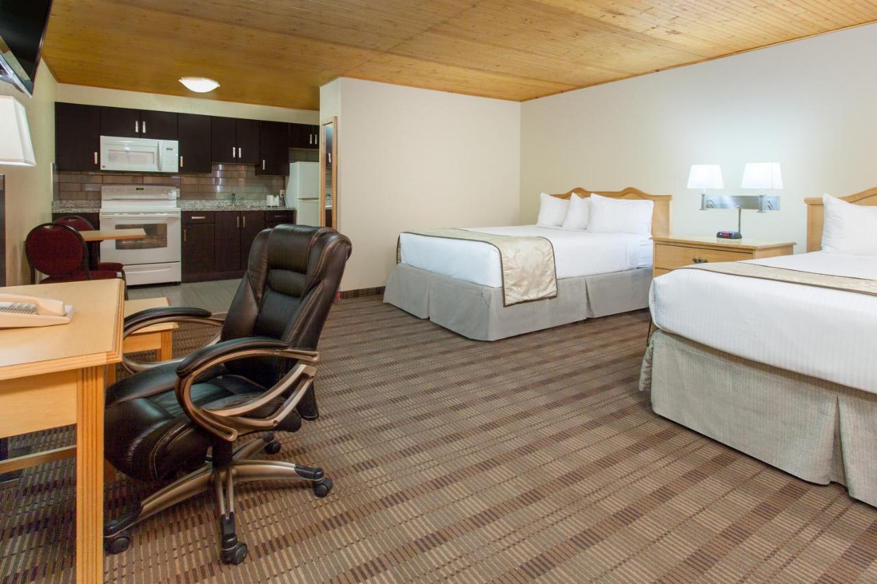Econo Lodge Inn & Suites Medicine Hat Exterior foto